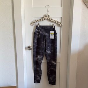 Nike Black and Gray Marble-Effect Leggings
